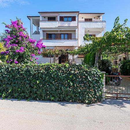 Apartments With A Parking Space Medulin - 7494 المظهر الخارجي الصورة